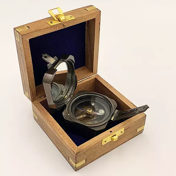 Brass Brunton Pocket Compass | Classic Navigation Tool, Durable Design for Adventurers and Collectors | Elegant Gift for Outdoor Enthusiasts and History Buffs | Ideal for Camping and Hiking