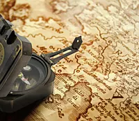 Brass Brunton Pocket Compass | Classic Navigation Tool, Durable Design for Adventurers and Collectors | Elegant Gift for Outdoor Enthusiasts and History Buffs | Ideal for Camping and Hiking